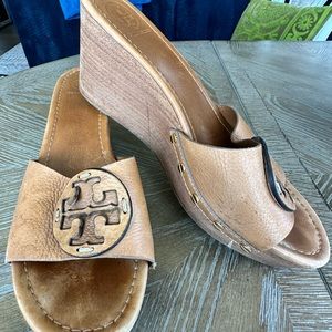 COPY - TORY BURCH | INES WEDGE SLIDE | Tan | size 10